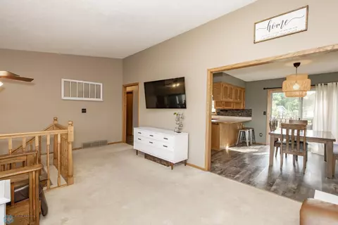 7916 Aquarius Dr, Fargo, ND 58104 photo 14
