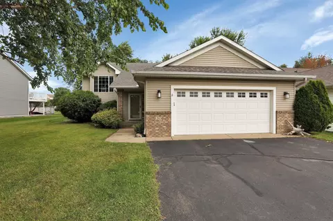 1315 Stone Ridge Rd, Sauk Rapids, MN 56379