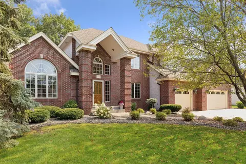 590 Watersedge Ter, Mendota Heights, MN 55120