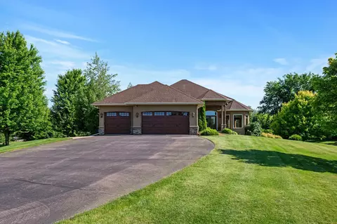 21050 Prairie Hills Ln, Prior Lake, MN 55372