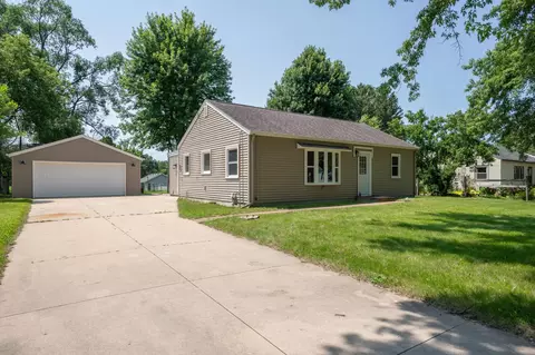 2718 Markay St SE, Rochester, MN 55904