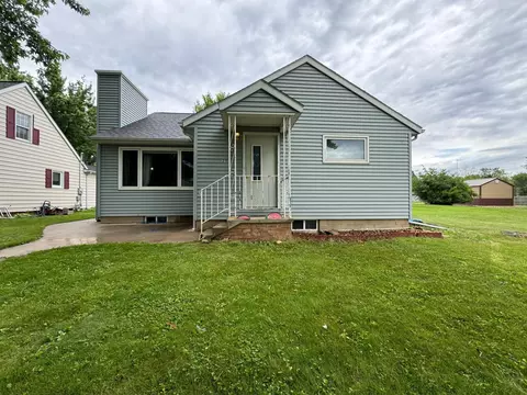 211 E Dineen St, Sanborn, MN 56083