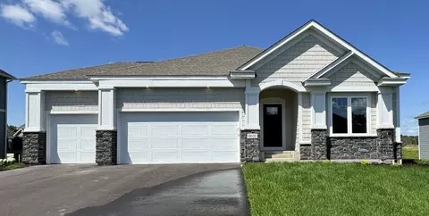 8031 Glenwood Dr, Lino Lakes, MN 55014