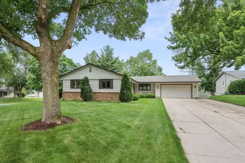 9619 Xerxes Cir S, Bloomington, MN 55431