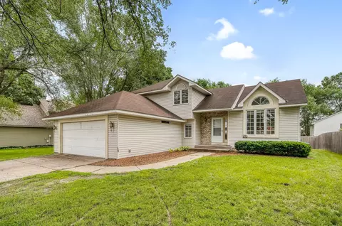 1621 Poppyseed Dr, New Brighton, MN 55112