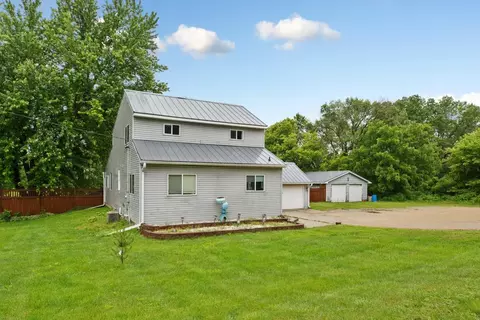 19830 Roberds Lake Blvd, Faribault, MN 55021