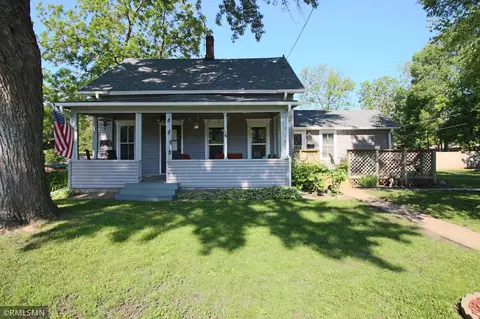 1020 Maple St, Hastings, MN 55033
