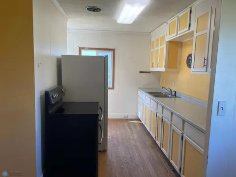 362 3rd St SW, Forman, ND 58032 photo 3
