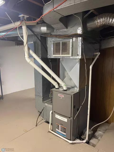 362 3rd St SW, Forman, ND 58032 photo 15