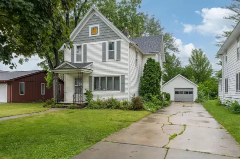 315 E 11th St, Blue Earth, MN 56013