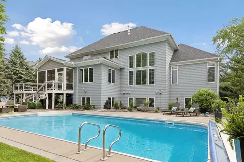 8794 Springwood Alcove, Woodbury, MN 55125