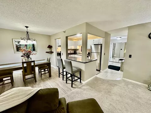5645 Green Circle Dr #215, Minnetonka, MN 55343