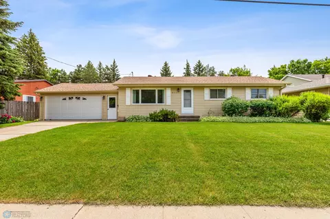 513 9th Ave W, West Fargo, ND 58078