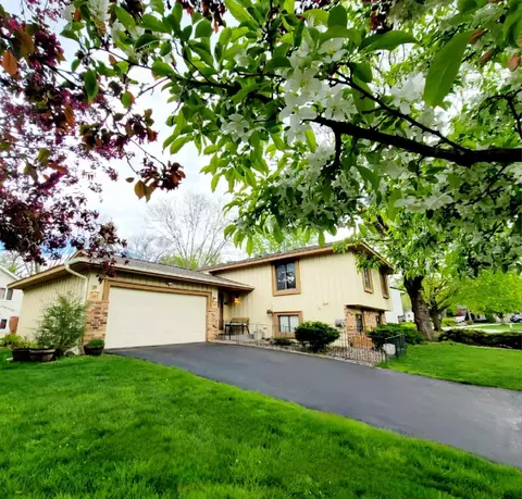 9245 Garrison Way, Eden Prairie, MN 55347