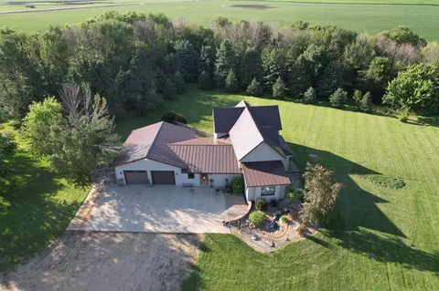 23232 Mccall Ave, Worthington, MN 56187