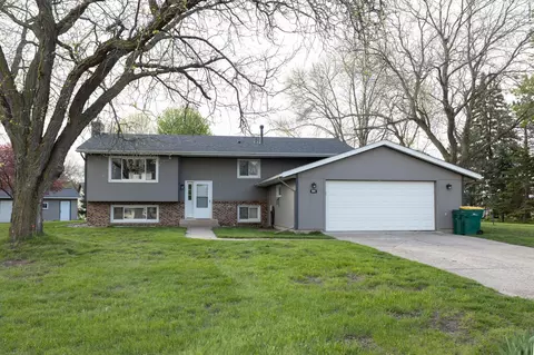 122 Foxborough Ln, Le Sueur, MN 56058