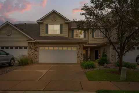 1709 Sunset Dr, Northfield, MN 55057