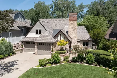 5429 Woodcrest Dr, Edina, MN 55424