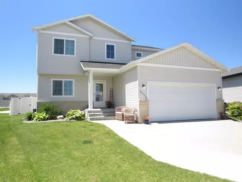 6575 21st St S, Fargo, ND 58104