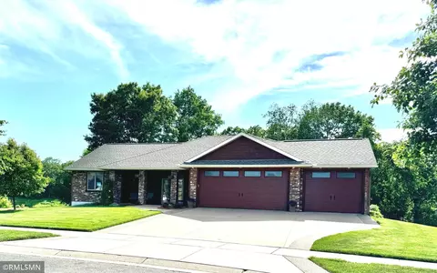 295 Smith Cir, River Falls, WI 54022
