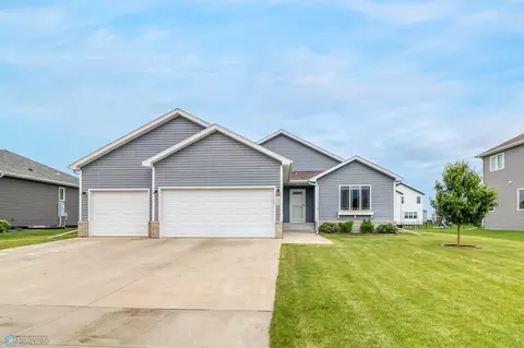 488 Beechcraft Blvd, Kindred, ND 58051