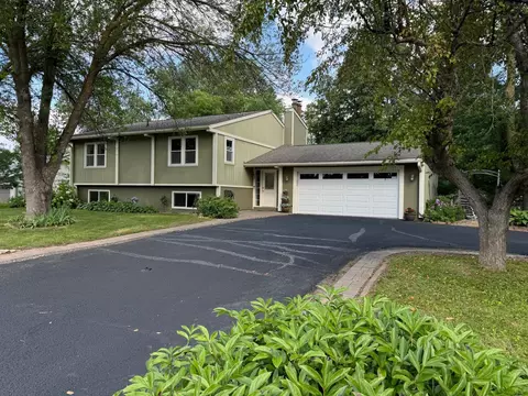 112365 Eitel Cir, Chaska, MN 55318