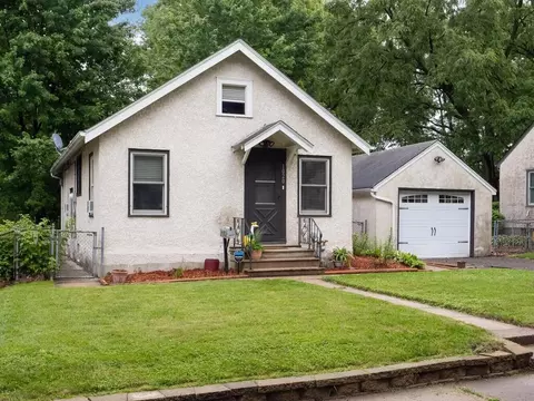 1020 Kruse St, West Saint Paul, MN 55118