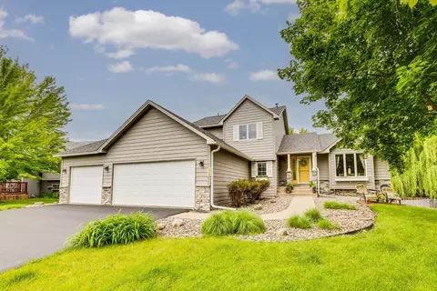 5728 Woodbridge Dr, Savage, MN 55378