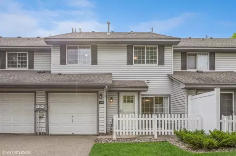 2552 Bedford Ct, Mendota Heights, MN 55120