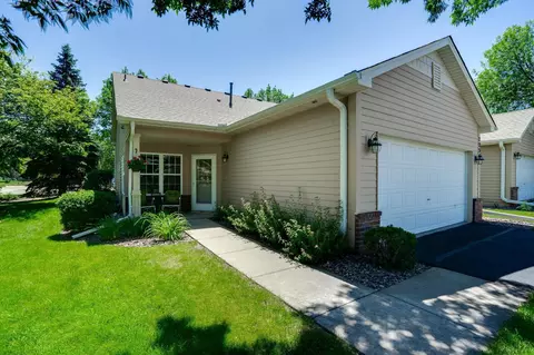 2256 Penn Pl, North Saint Paul, MN 55109