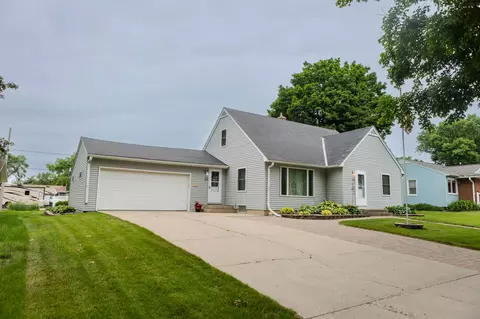 114 S California Ave, Morris, MN 56267