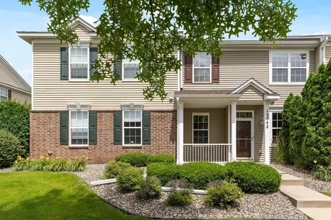 13742 Atrium Ave, Rosemount, MN 55068