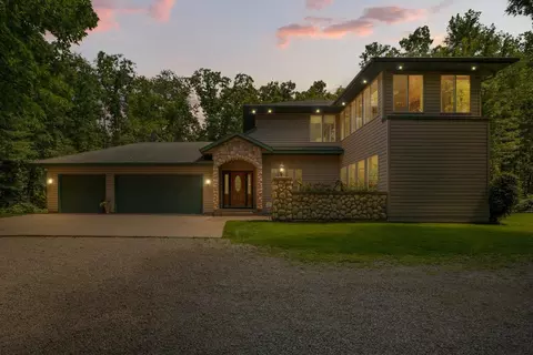 14684 Dover Trl, Faribault, MN 55021