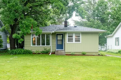 516 NE 9th Ave, Grand Rapids, MN 55744