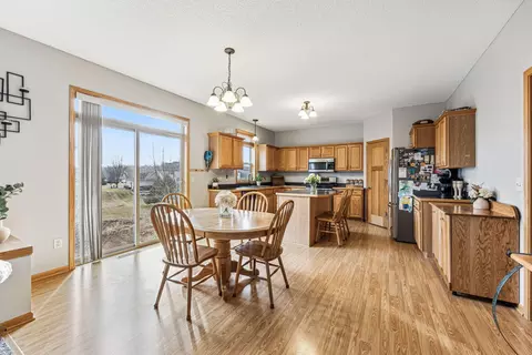 608 Overlook Dr, Buffalo, MN 55313