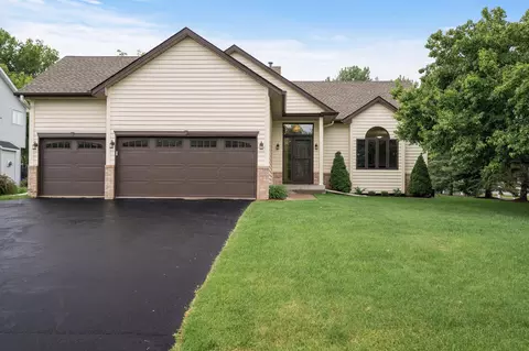8893 Comstock Ln N, Maple Grove, MN 55311