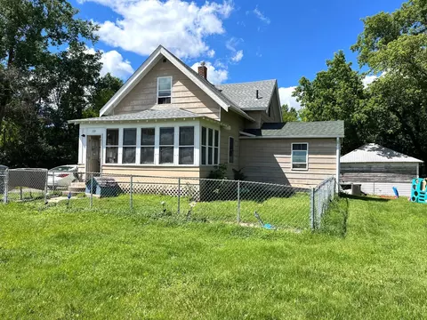 355 W 8th St, Rush City, MN 55069