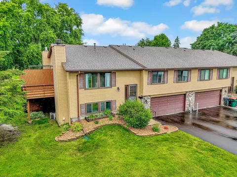 1092 122nd Ave NE, Blaine, MN 55434