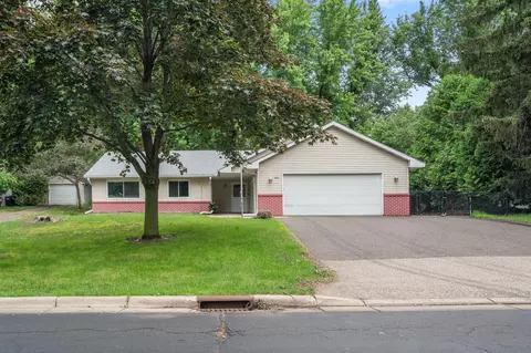 2170 Holloway Ave E, Maplewood, MN 55109