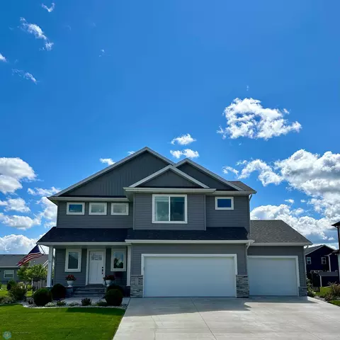 1327 Commander Dr W, West Fargo, ND 58078