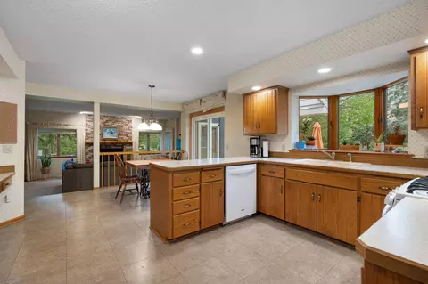 Kitchen - 2407 7th Ave SW, Austin, MN 55912 photo 1 of 7