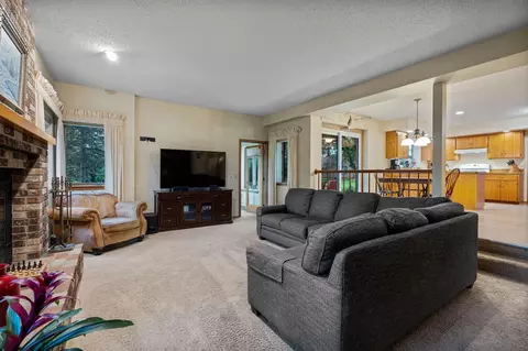 Living - 2407 7th Ave SW, Austin, MN 55912 photo 4 of 6