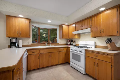 Kitchen - 2407 7th Ave SW, Austin, MN 55912 photo 3 of 7