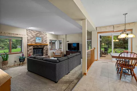 Living - 2407 7th Ave SW, Austin, MN 55912 photo 2 of 6