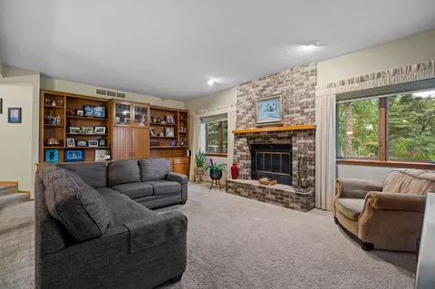 Living - 2407 7th Ave SW, Austin, MN 55912 photo 6 of 6