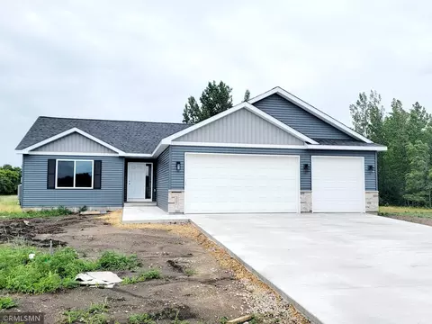 357 Cedar Trail Dr, Le Sueur, MN 56058