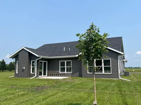 104 Gray Fox Path, Eagle Lake, MN 56024 photo 3
