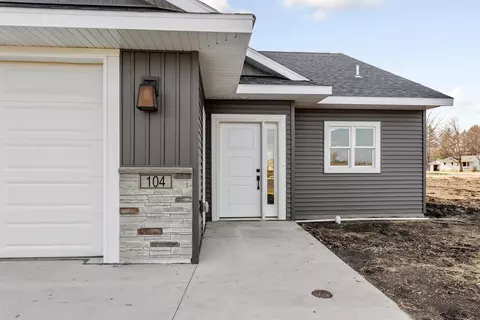 104 Gray Fox Path, Eagle Lake, MN 56024 photo 7