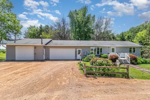 11841 W 250th St, Belle Plaine, MN 56011