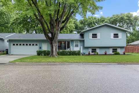 102 W James Ave, Marshall, MN 56258